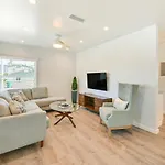 San Diego Cottage With Private Patio 2 Mi To Beach!