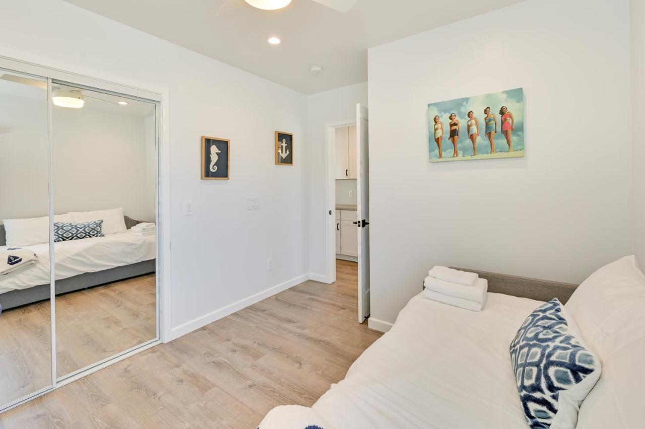 Holiday home With Private Patio 2 Mi To Beach!