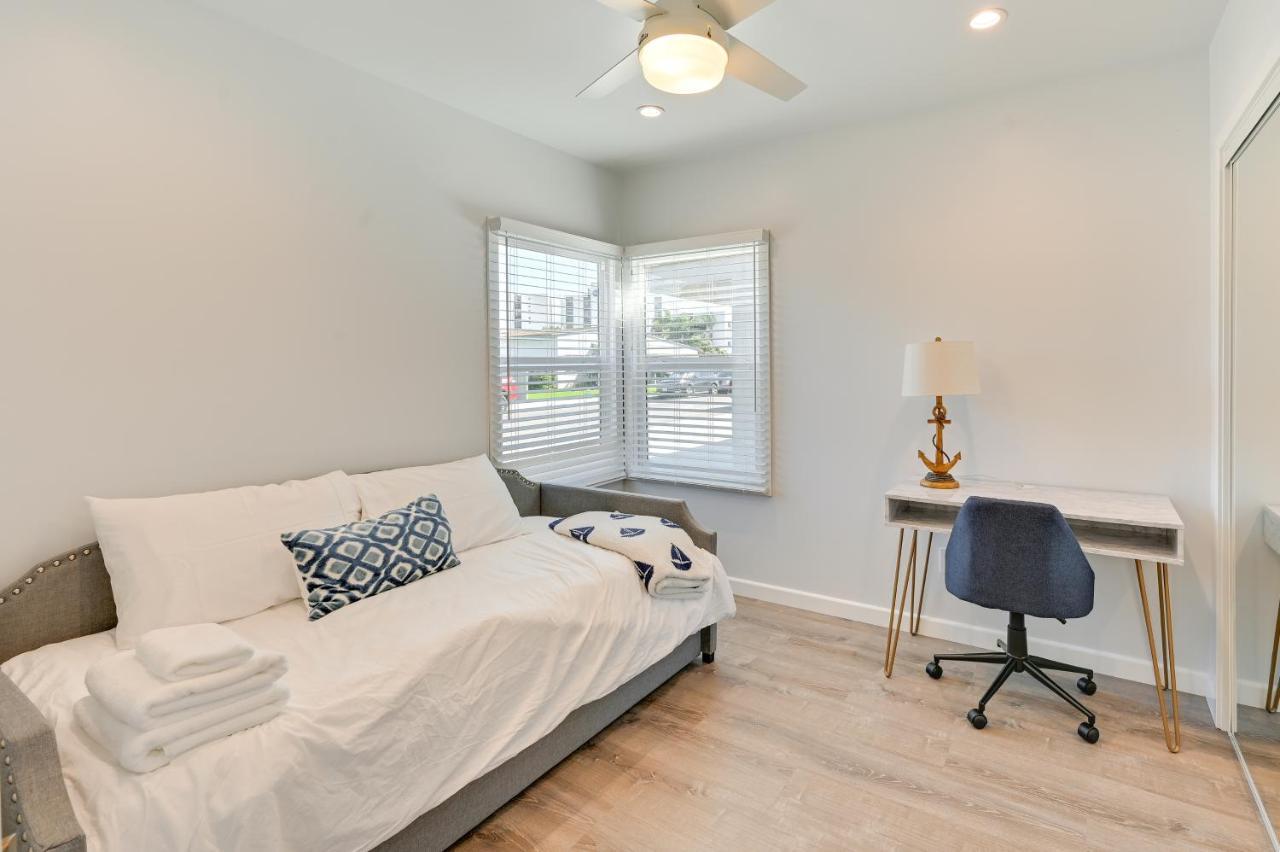 With Private Patio 2 Mi To Beach! Holiday home San Diego